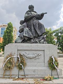 Нов паметник от мобилен вход