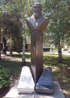 паметник на фьодор михайлович достоевски