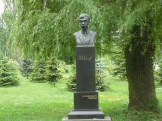 Бюст-паметник на Пейо Яворов