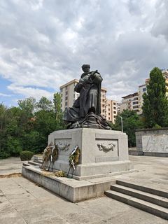 Нов паметник от мобилен вход