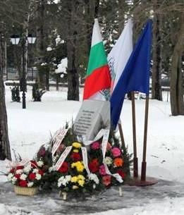 надгробен паметник на руски войни в Омуртаг