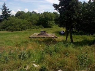 братска могила