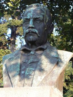 Бюст-паметник на Добри Желязков