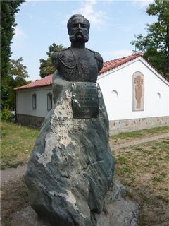 паметник барелеф на генерал-майор Виктор Дандевил