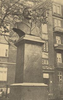 Паметник на Михаил Такев